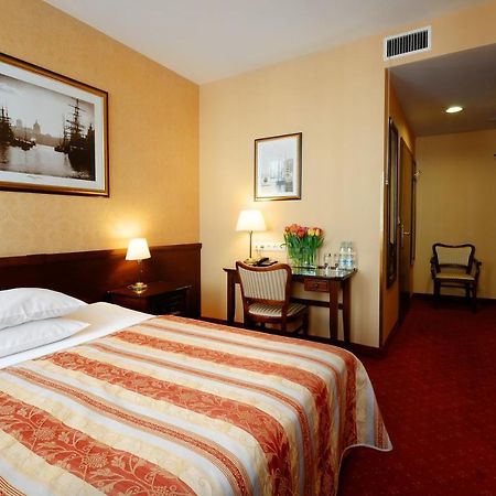 Hotel Wolne Miasto Old Town Gdansk Bagian luar foto