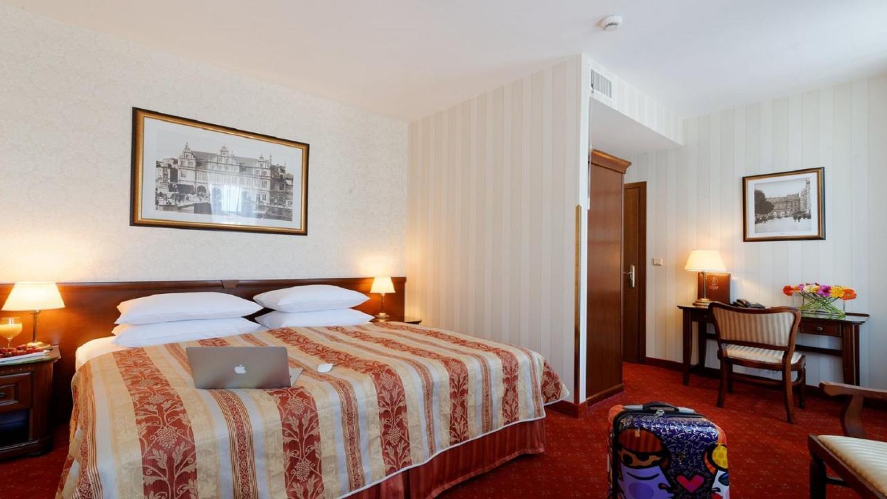 Hotel Wolne Miasto Old Town Gdansk Bagian luar foto