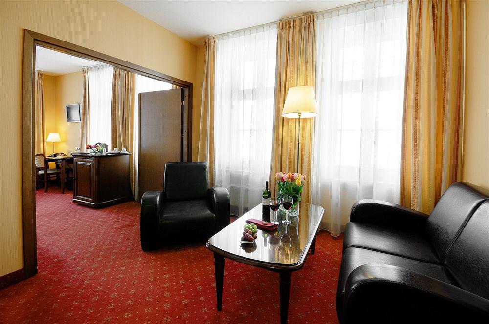 Hotel Wolne Miasto Old Town Gdansk Bagian luar foto